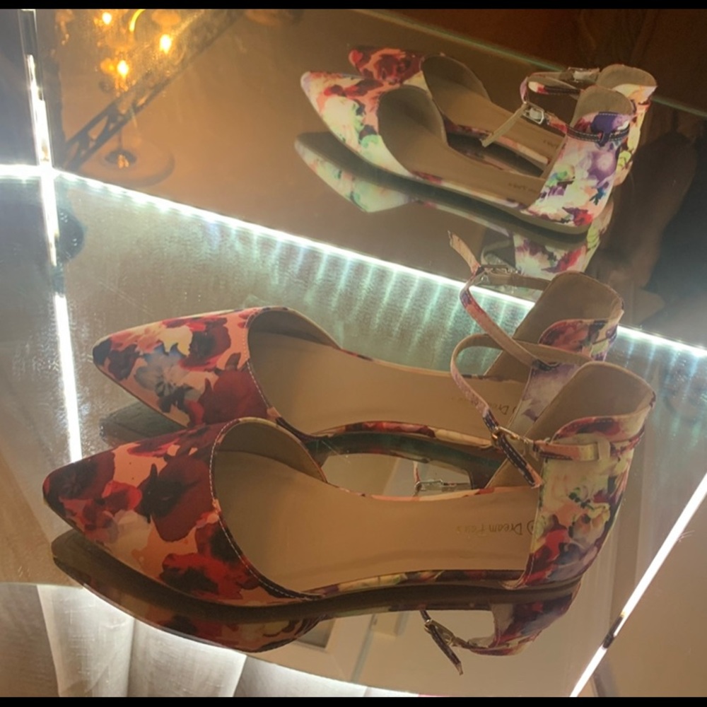 Floral Print Shoe sz 9